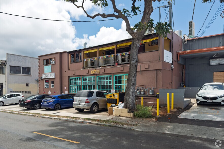 More Photos Of 1137 11th Ave, Honolulu Storefront Retail Office For Lease