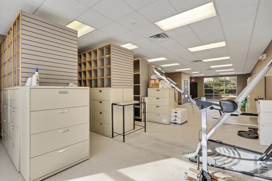 More Photos Of 30 S Byhalia Rd, Collierville Office For Lease