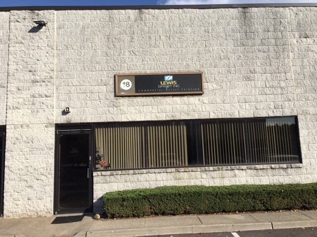 More Photos Of 2221 5th Ave, Ronkonkoma Warehouse For Lease