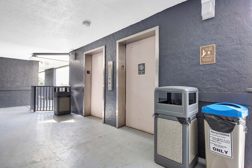 More Photos Of 2520 Stirling Rd, Hollywood Hotel For Sale