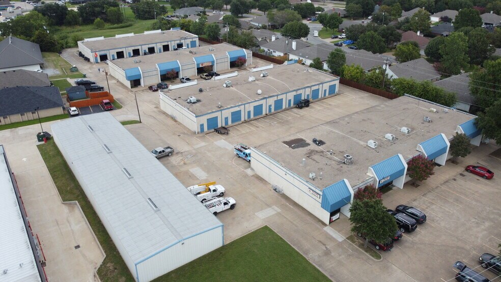 More Photos Of 2001 Skyline Dr, Sherman Light Distribution For Lease