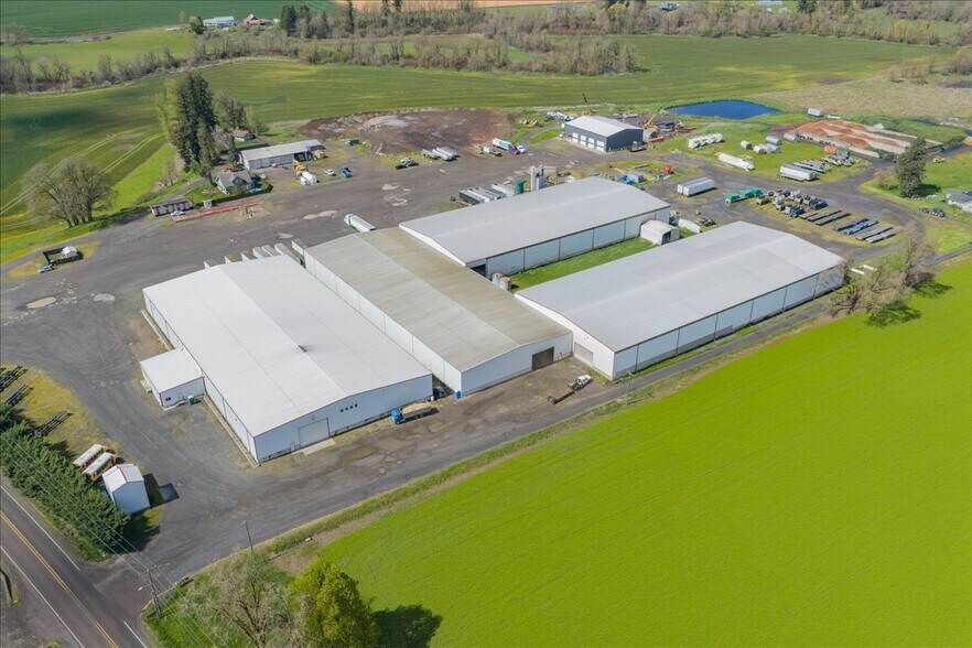 More Photos Of 6011 Grinde Ln NE, Silverton Flex For Lease