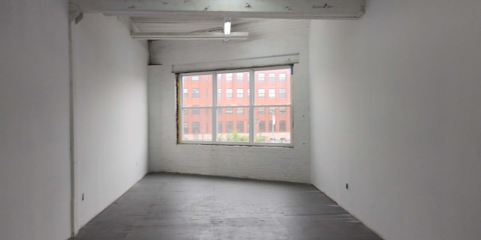 More Photos Of 60 Dickerson St, Newark Light Manufacturing For Lease