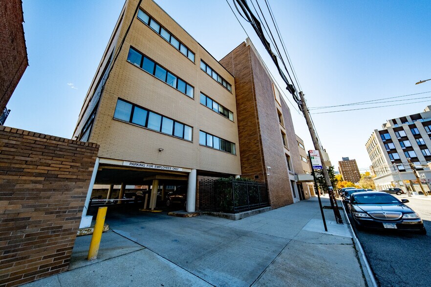 More Photos Of 3175 23rd St, Astoria Medical For Sale