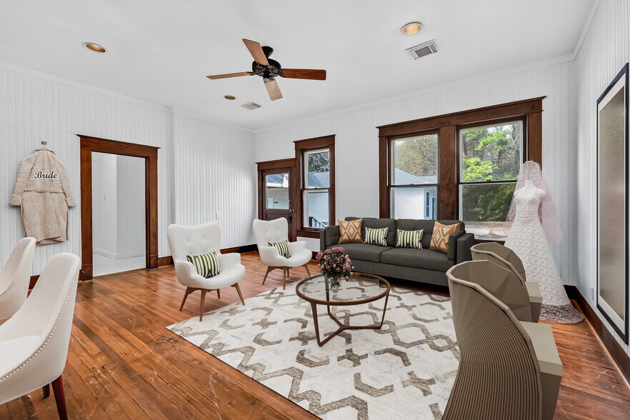 More Photos Of 38011 Spur 149 Rd, Magnolia Office Residential For Sale