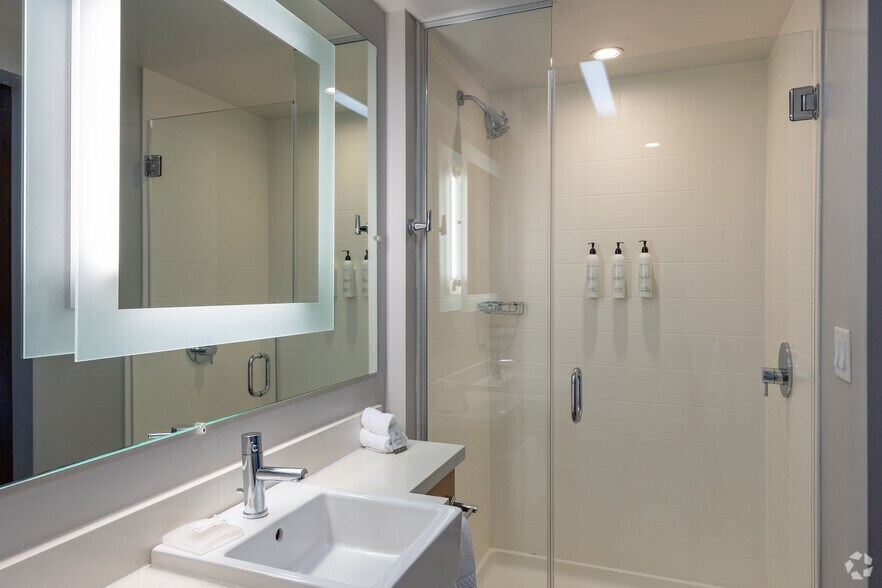 20303 Chasewood Park Dr, Houston, TX 77070 Hotel For Sale