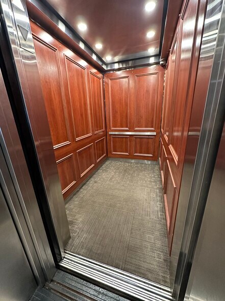 More Photos Of 230 Hilton Ave, Hempstead Office For Sale