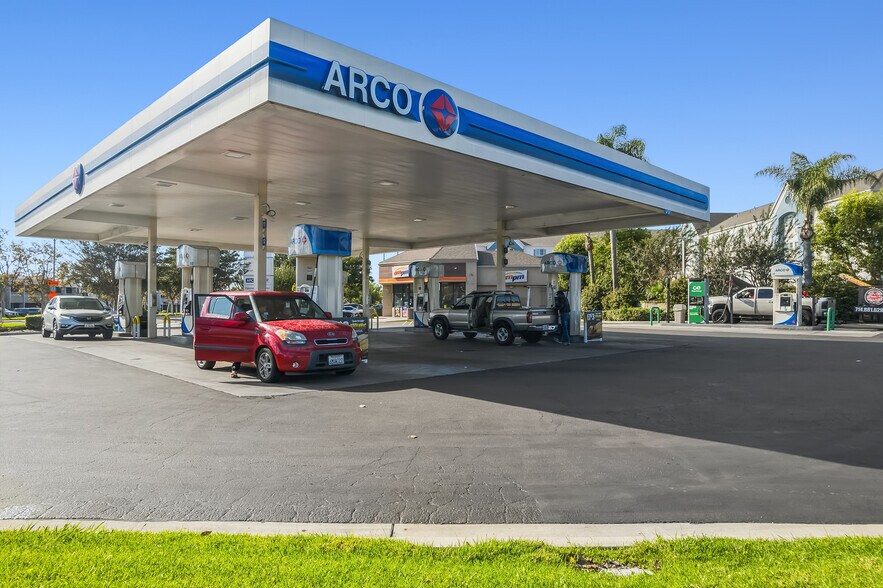 More Photos Of 12931 Garden Grove Blvd, Garden Grove Service Station For Sale