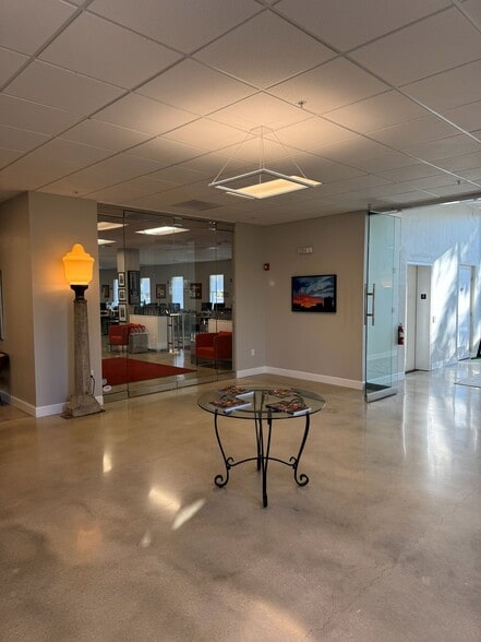 More Photos Of 2200 Broadway, Fort Myers Office For Lease