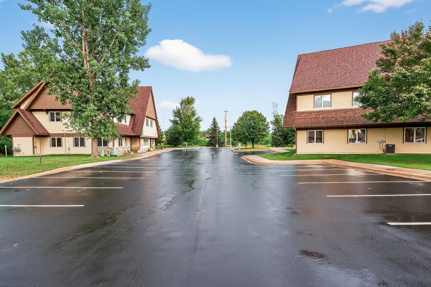 More Photos Of 2115 County Road D E, Maplewood Office For Lease