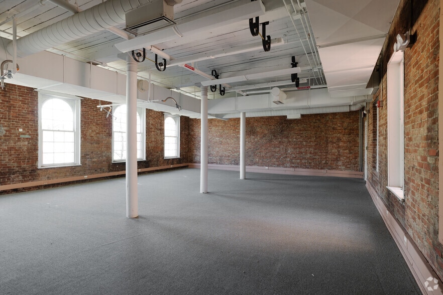 More Photos Of 514 Fulton St, Troy Loft Creative Space For Lease