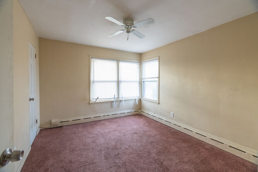 More Photos Of 2017 Burlingame St, Detroit Multifamily For Sale