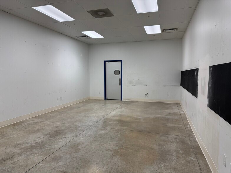 More Photos Of 2221 W College Ave, Normal Warehouse For Sale