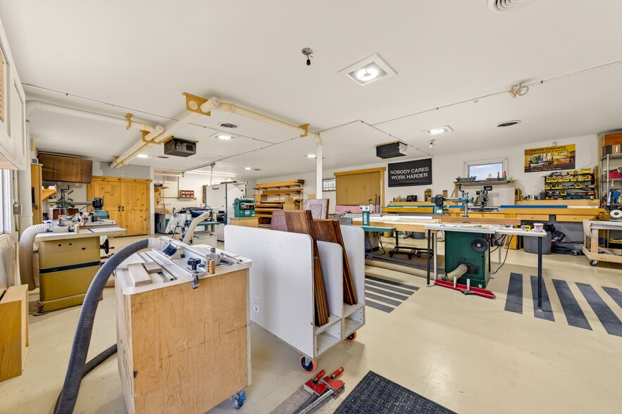 More Photos Of 719 Ridge Rd, Sellersville Flex For Sale