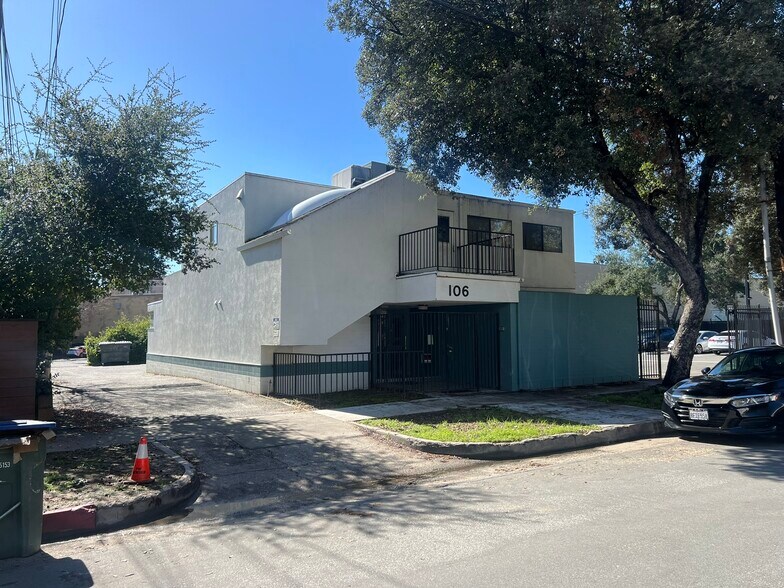 More Photos Of 106 Palmetto Dr, Pasadena Office For Sale