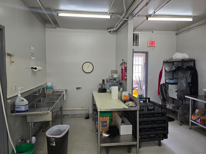 More Photos Of 3925 Oakton St, Skokie Restaurant For Sale