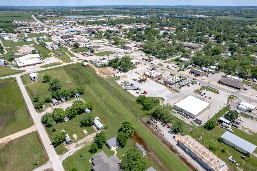 More Photos Of 107.5 4th, Lindsay Land For Sale