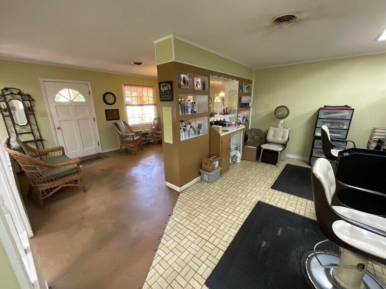 More Photos Of 1609 Hemingway Hwy, Hemingway Storefront Retail Residential For Sale