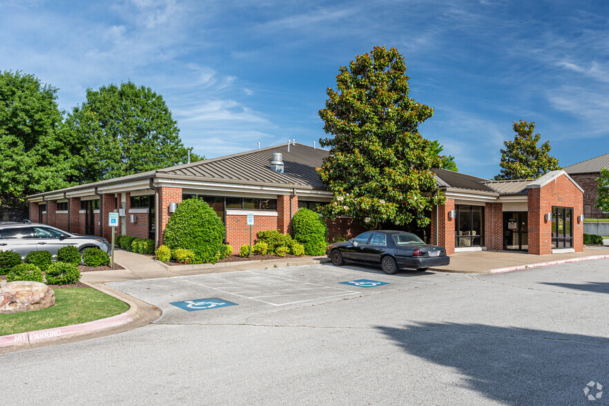 Primary Photo Of 5330 Willow Creek Dr, Springdale Medical For Lease