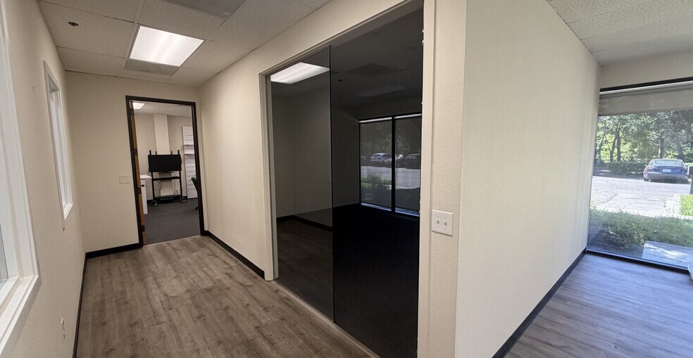More Photos Of 6145-6167 State Farm Dr, Rohnert Park Research And Development For Lease