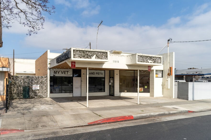 Primary Photo Of 11915 Inglewood Ave, Hawthorne Medical For Sale