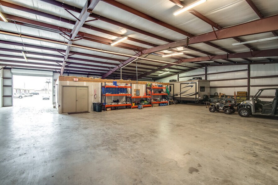 More Photos Of 12001-12073 Katy Rd, Fort Worth Flex For Lease