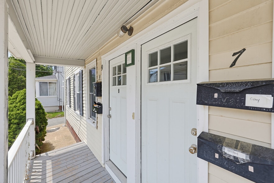 More Photos Of 7-9 Savery Ln, Plymouth Apartments For Sale