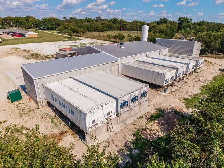 More Photos Of 1005 NW 4th St, Hubbard Warehouse For Sale