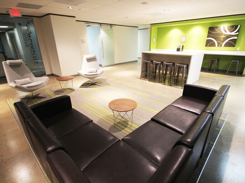 More Photos Of 7322 Southwest Fwy, Houston Office For Lease
