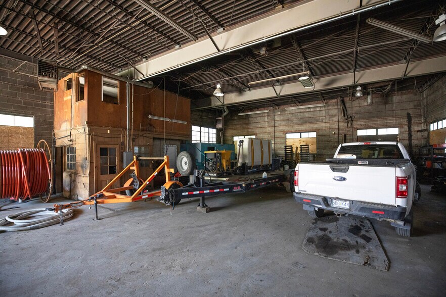 More Photos Of 1512 W 14th St, Kansas City Warehouse For Lease