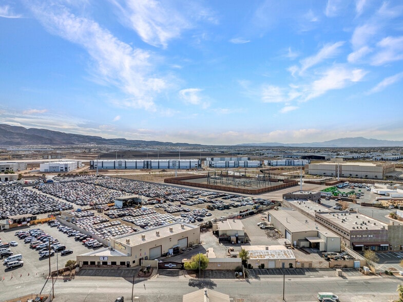 Primary Photo Of 1425 Athol Ave, Henderson Manufacturing For Sale