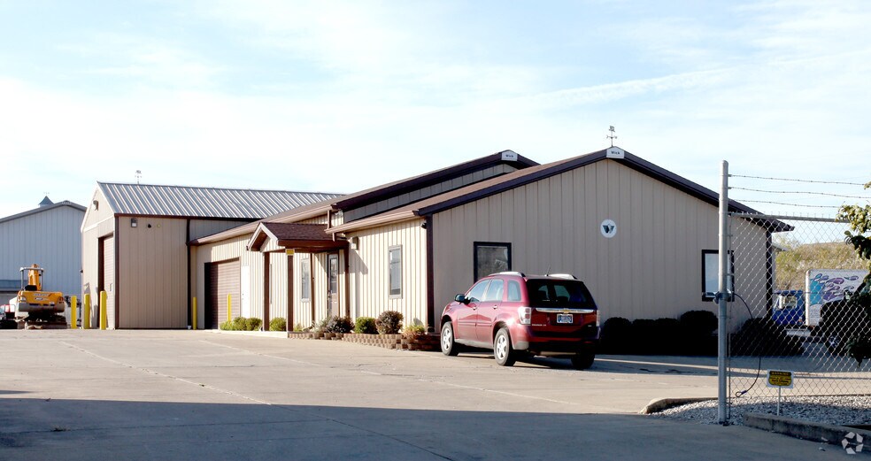 Primary Photo Of 500 Polk St, Greenwood Flex For Lease