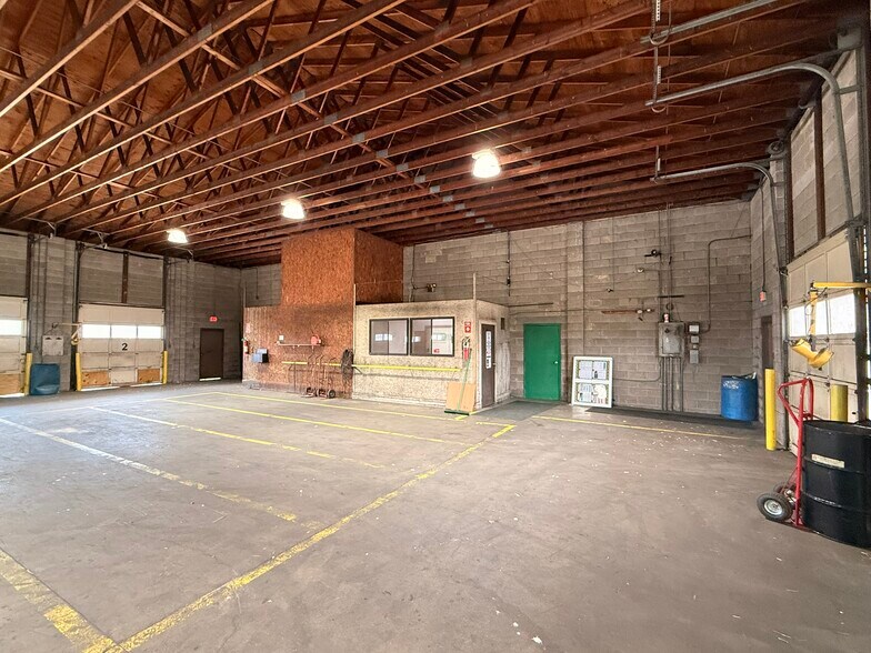 More Photos Of 4550 Roseville Rd, Roseville Truck Terminal For Sale