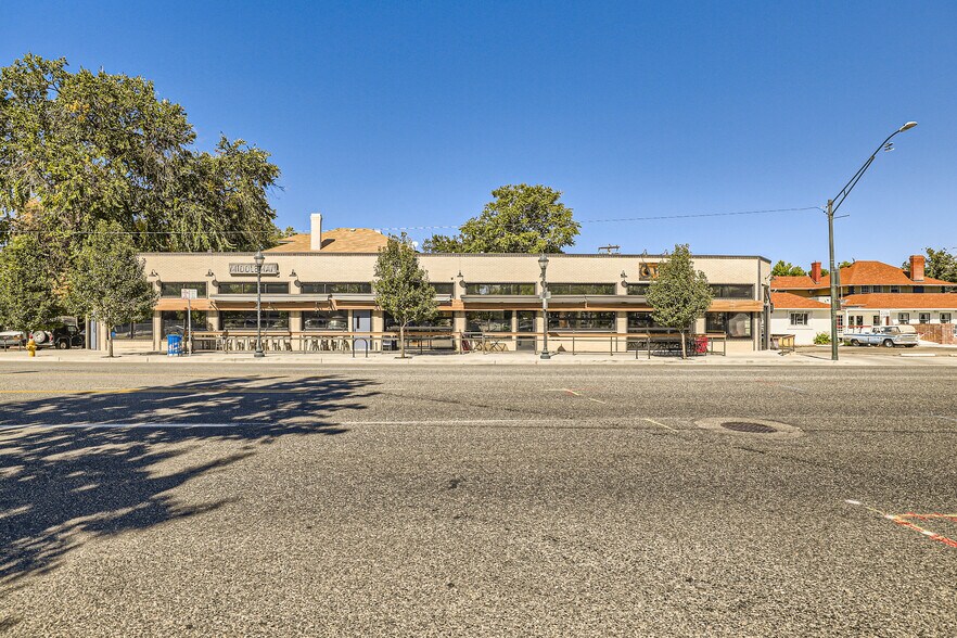 More Photos Of 3401-3421 E Colfax Ave, Denver Restaurant For Lease