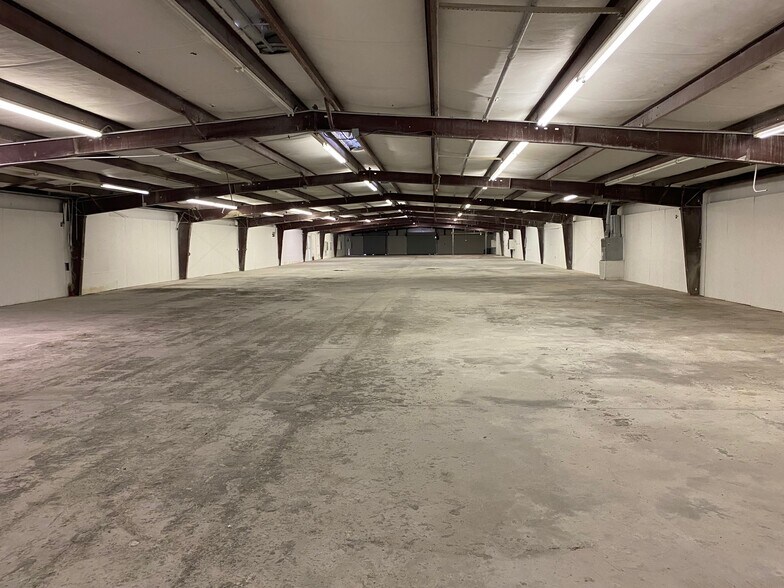 More Photos Of 103 Industrial Park Dr, Perry Warehouse For Lease