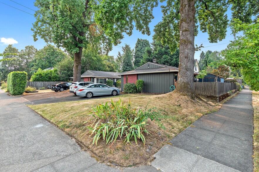 More Photos Of 816-818 SE Nehalem St, Portland Manufactured Housing Mobile Home Park For Sale