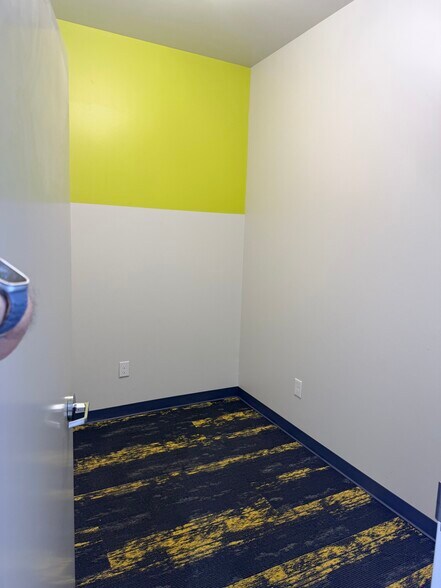 More Photos Of 18107 Longenbaugh, Cypress Showroom For Lease