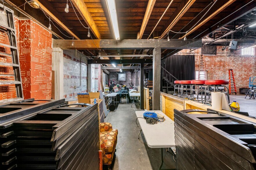 More Photos Of 111 State St, Knoxville Distribution For Lease