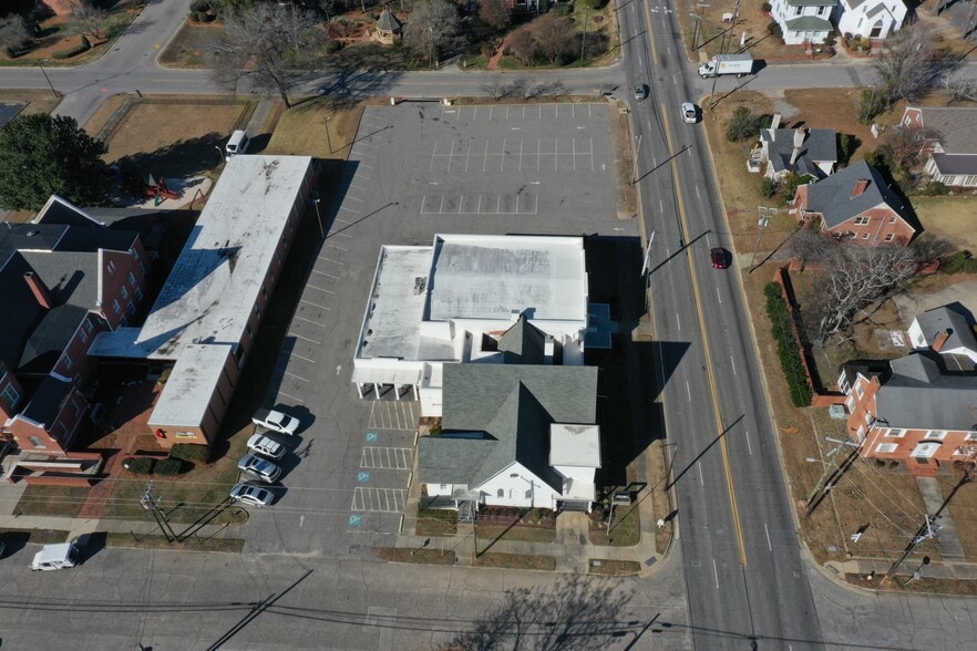 More Photos Of 401 W Cumberland St, Dunn Funeral Home For Sale