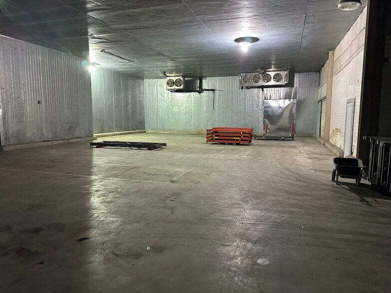 More Photos Of 3300 Brown St, Little Rock Warehouse For Sale