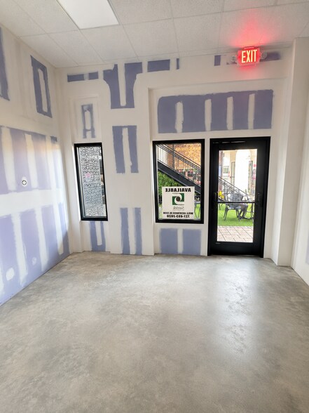 More Photos Of 990 Broadway, Dunedin Restaurant For Lease