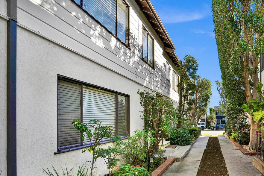 More Photos Of 10357 Ashton Ave, Los Angeles Apartments For Sale