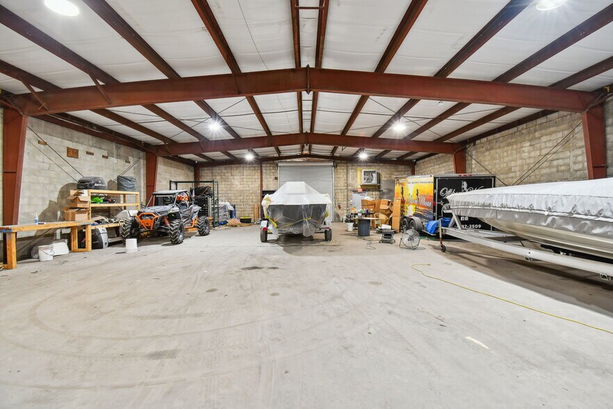 More Photos Of 13195 49th St N, Clearwater Warehouse For Lease