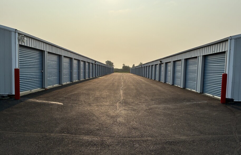 Primary Photo Of 1648 Old State Route 38, Washington Court House Self Storage For Sale