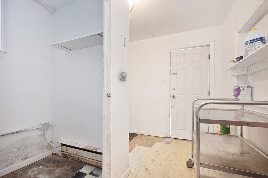 More Photos Of 1512 E Bayview Blvd, Norfolk Freestanding For Sale