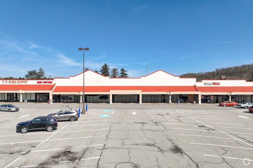 More Photos Of 200-300 Hillcrest Shopping Ctr, New Kensington Unknown For Lease