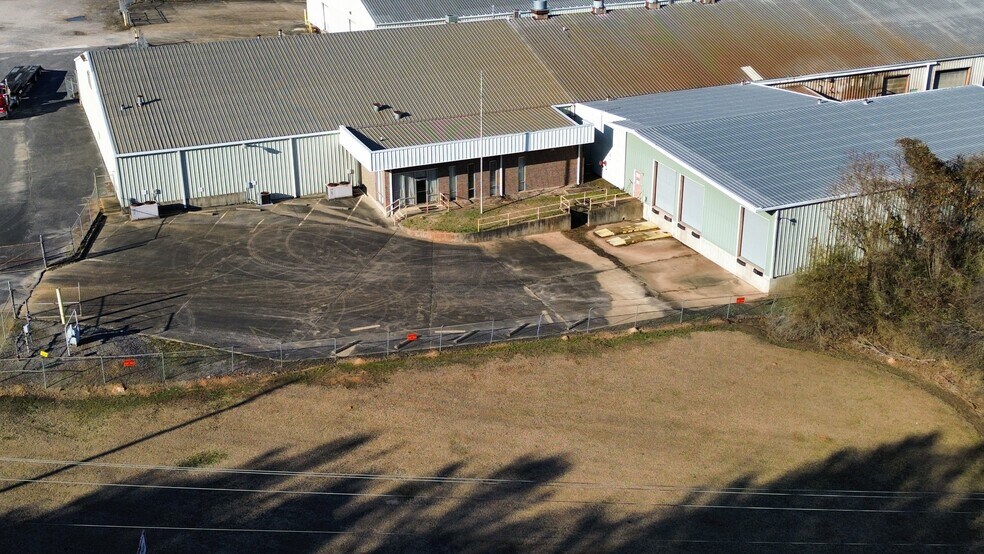 More Photos Of 1102 Highway 96, Fayette Warehouse For Lease