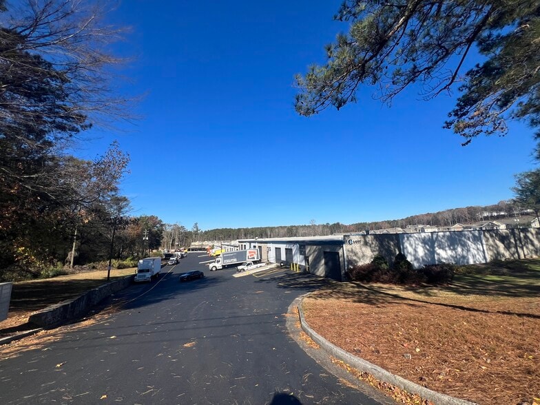 More Photos Of 6480 Chupp Rd, Lithonia Warehouse For Lease