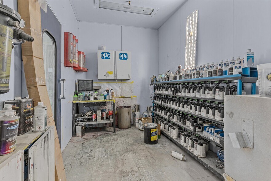 More Photos Of 212 Everett St, Revere Auto Repair For Sale