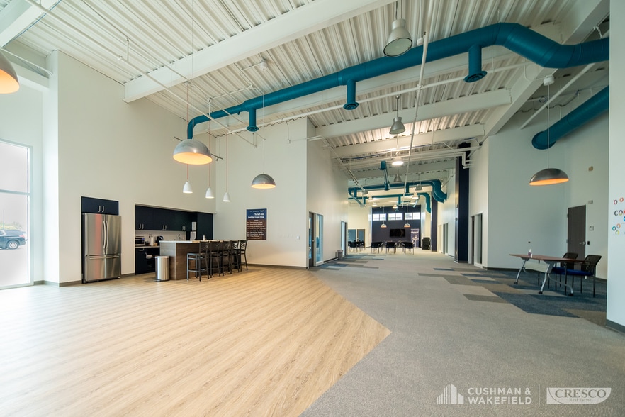 More Photos Of 6001 Euclid Ave, Cleveland Office For Lease
